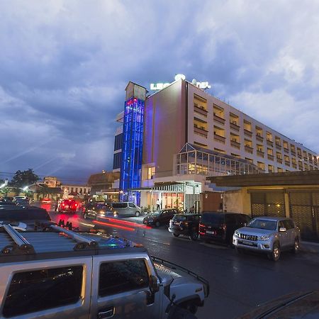 Leon Hotel Киншаса Экстерьер фото
