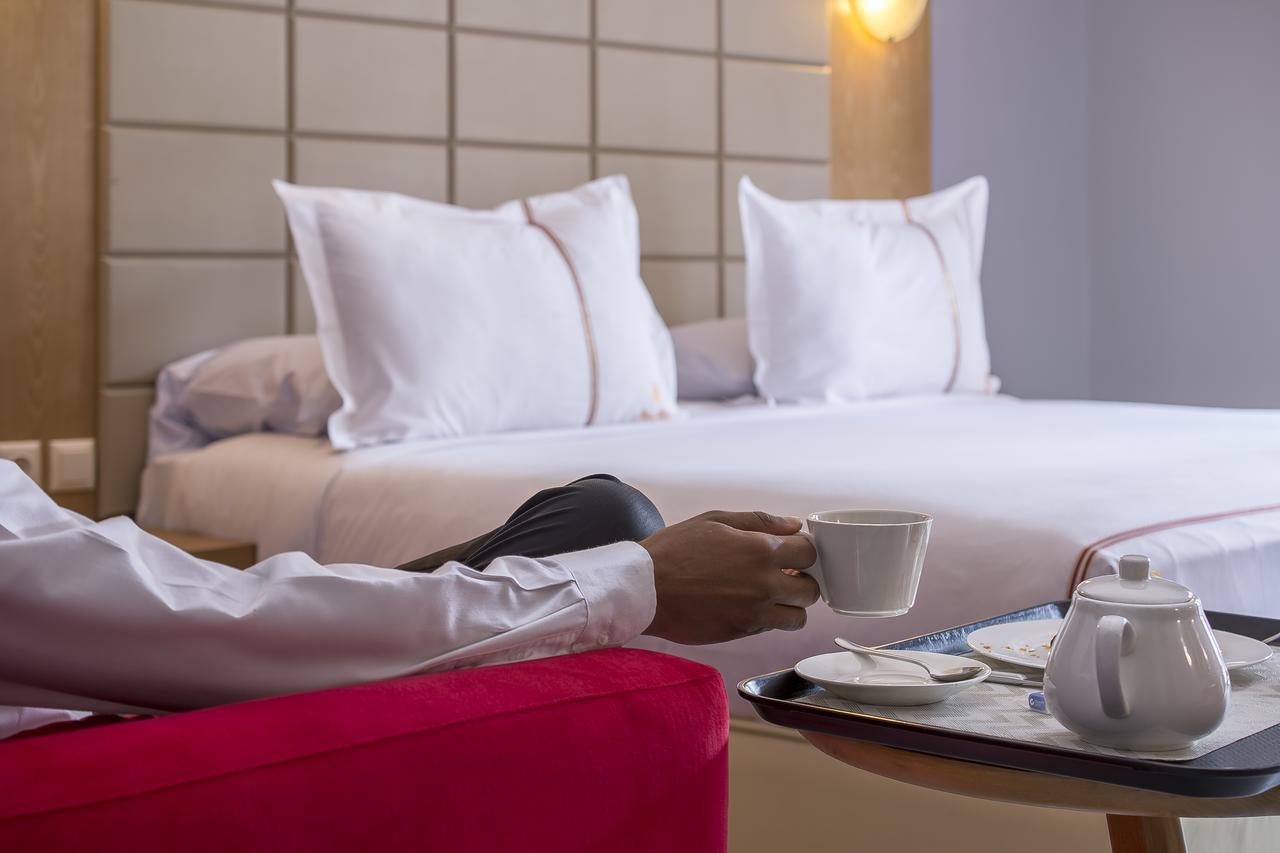 Leon Hotel Киншаса Экстерьер фото